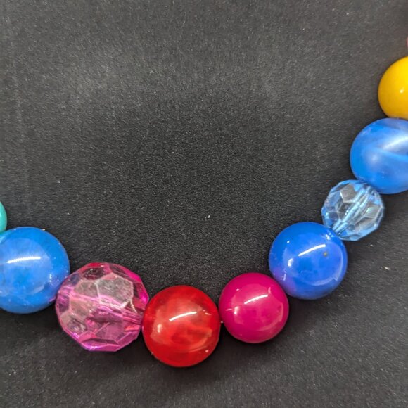 Colorful Beaded Necklace - Picture 2 of 6